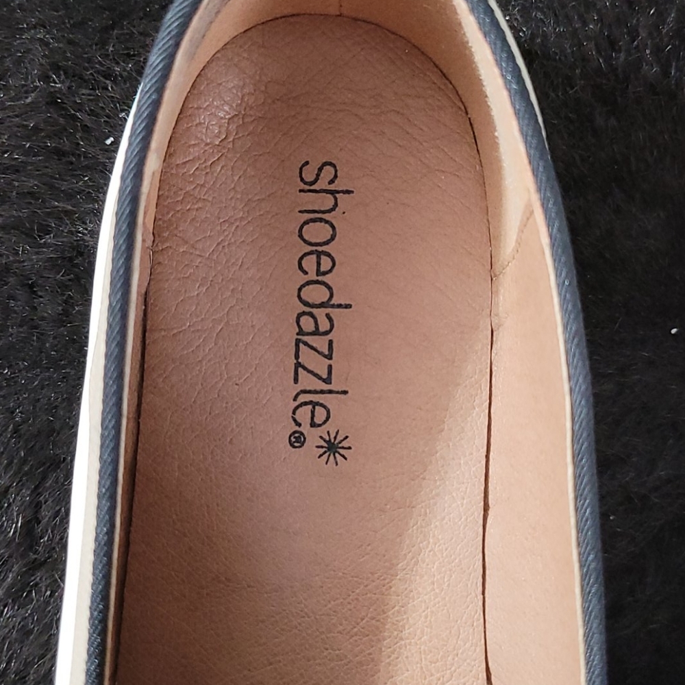 Shoe Dazzle Women's Comfort Slip-on Canvas Shoes. - Picture 4 of 6
